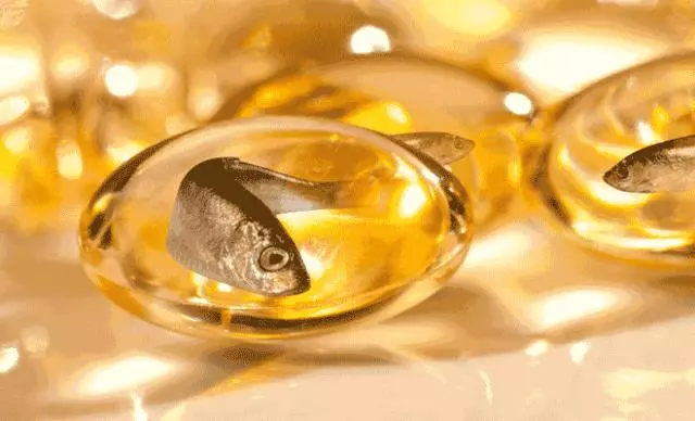 不能亂吃!原來魚油和魚肝油是不一樣的!吃多了容易出事⚠尤其是孕婦!