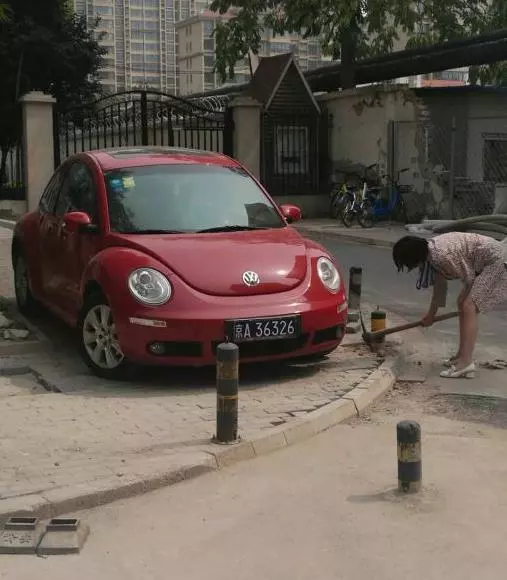 老婆出差,家裡只剩我和小姨子,早起看見小姨子給我留著紙條,然後就知道怎麼做了!!