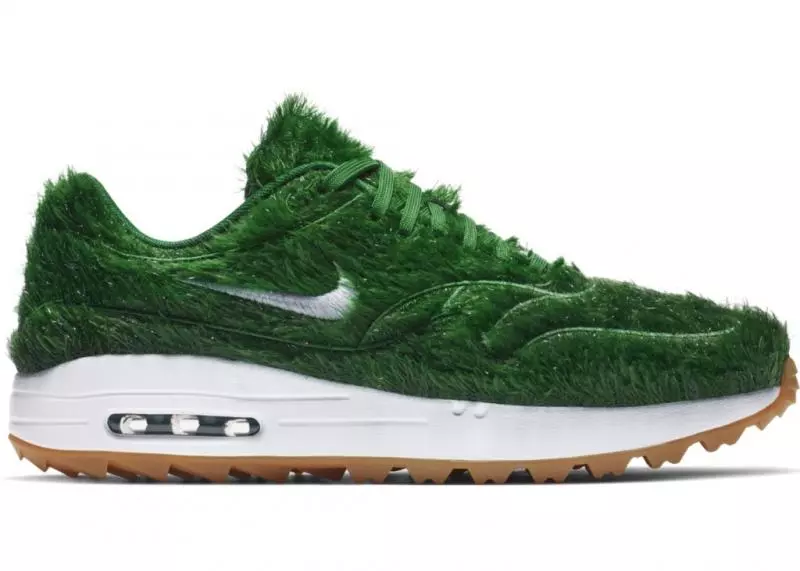 Nike推出「自然風Max」的運動鞋 雙腳變「移動森林」網友笑翻:時尚真難懂!