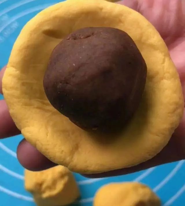 一塊南瓜,半碗糯米粉,不煮不炒,不油炸,做出的糕點,香軟Q彈......