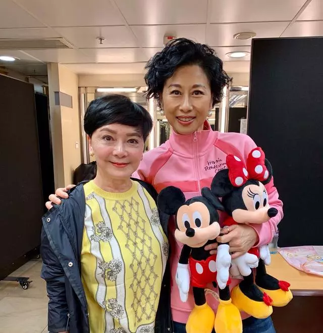 71歲林子祥久違開唱,太太葉倩文台下成小迷妹,夫妻倆老成這樣!