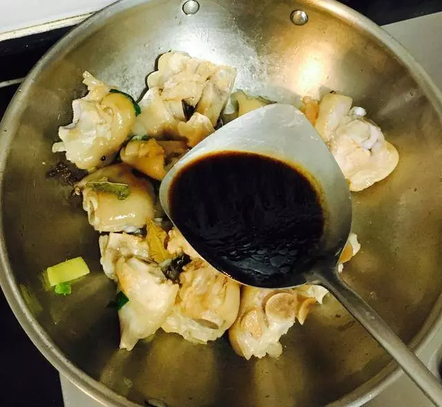 如何做豬蹄兒更好吃?紅燒豬蹄的家常做法