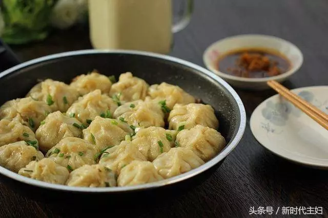 自己在家做生煎包給家人吃,美好的一天從早餐開始!