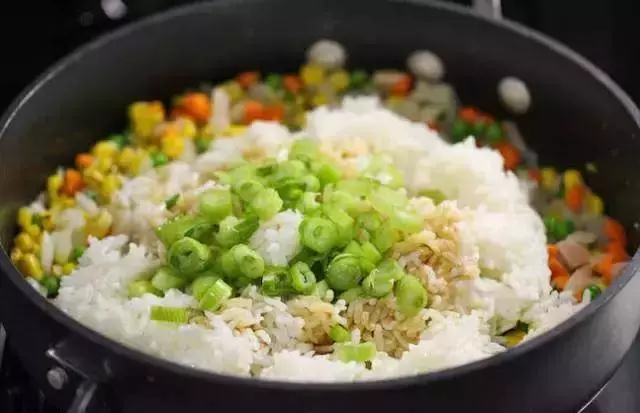 教你10種簡單的炒米飯做法,只需3分鐘,值得收藏!