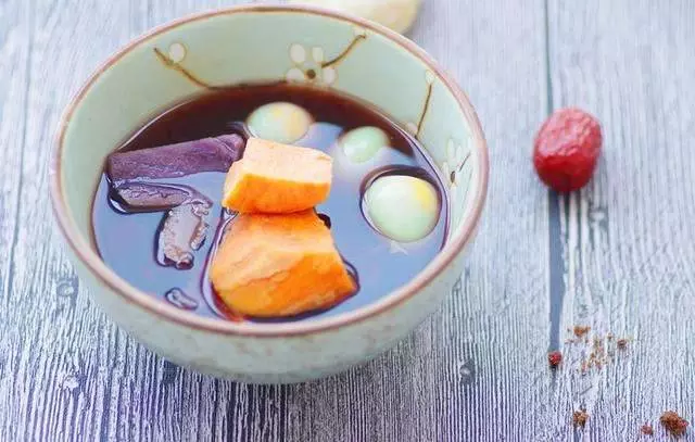 夏天常喝這10種甜湯,讓女人氣血兩旺,滋補養顏!