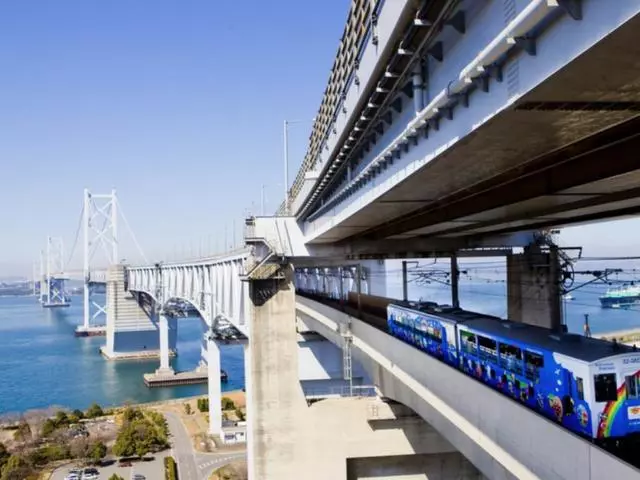 日本10大軌道列車——一場絕景震撼之旅