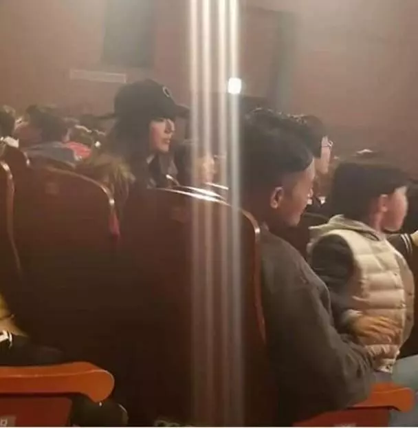 37歲全智賢新照流出,雖為兩子之母,但是身形美腿纖瘦羨煞旁人!