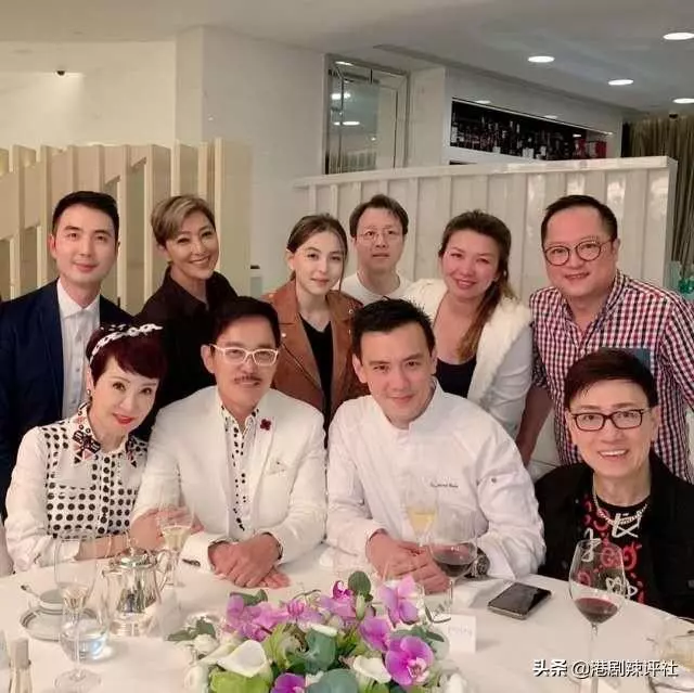 67歲狄波拉打扮年輕不輸星二代Hilary,上山詩鈉退圈20年人脈通天