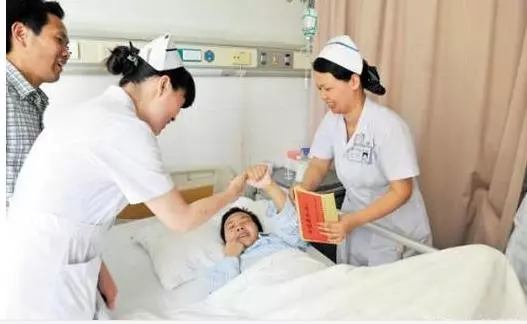 植物人丈夫臥床3年,漂亮妻子居然懷孕了,結果令人大驚不可思議......