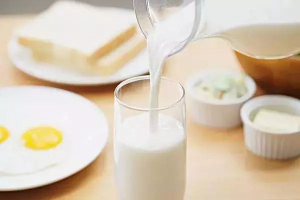 睡前吃這4種美食,竟然能燃脂一整夜,醒來瘦三公斤