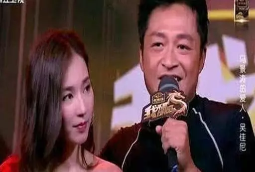 24歲奉子成婚,34歲被55歲馬景濤拋棄,如今36歲似少女