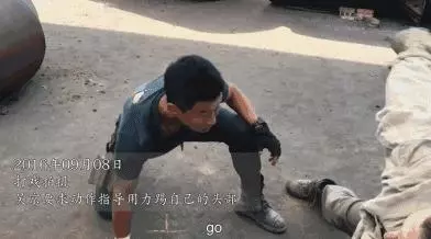 他是李連杰師弟,12歲拿冠軍,14歲癱瘓,43歲締造50億票房神話