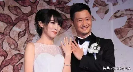 他是李連杰師弟,12歲拿冠軍,14歲癱瘓,43歲締造50億票房神話