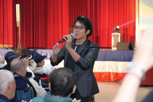 走出「離婚陰霾」穩交女友5年曝「雙喜臨門」陳子強抱傷「5年做千場公益」:我現在很充實...