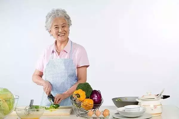 老年癡呆很可怕,醫生提醒:簡單6招,有效預防老年癡呆,很多人還不知道