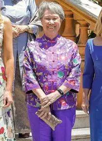 新加坡總理夫人去北京被質疑「穿著過於樸素」,那是你不懂她不施粉黛背後的自信!