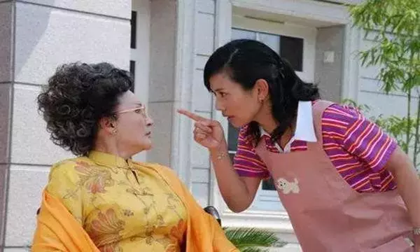 媳婦半年沒來例假,老公帶她去醫院,婆婆慌了,第二天被警察抓走