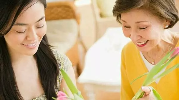 結婚母親給我五十萬的陪嫁,婆婆對我呵護備至,剛一個月就提出了讓人噁心的要求