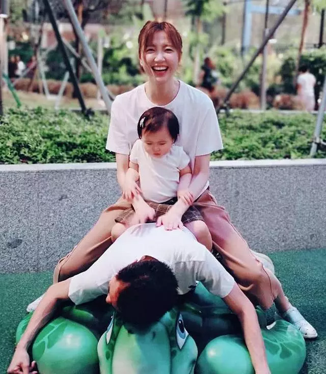 她是TVB一姐,卻不被婆婆認可,如今嫁入豪門成「另類兒媳」!
