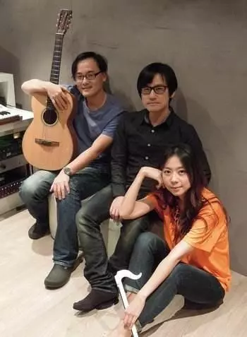 相戀18年如今毅然分手!這位爆紅天后歌手44歲宣布回歸單身!