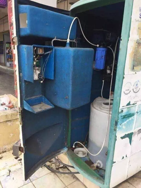 【常喝飲水機的人注意】大馬黑心飲水機, 打開內部竟比溝渠水更骯髒,看完你還敢喝嗎?