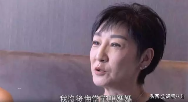 雪梨帶女兒接受專訪手部皺紋嚇人,坦言當36年單親媽媽不後悔~~~