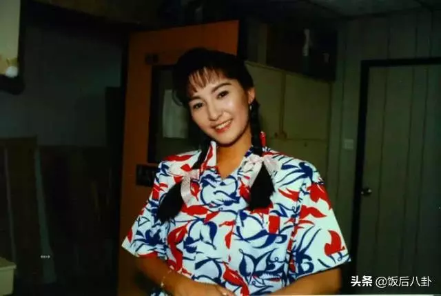 雪梨帶女兒接受專訪手部皺紋嚇人,坦言當36年單親媽媽不後悔~~~