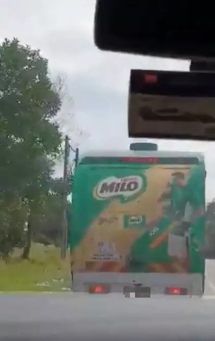 家公家婆在Highway狂追Milo車,全為滿足懷孕的媳婦,網友:嫁對人咯