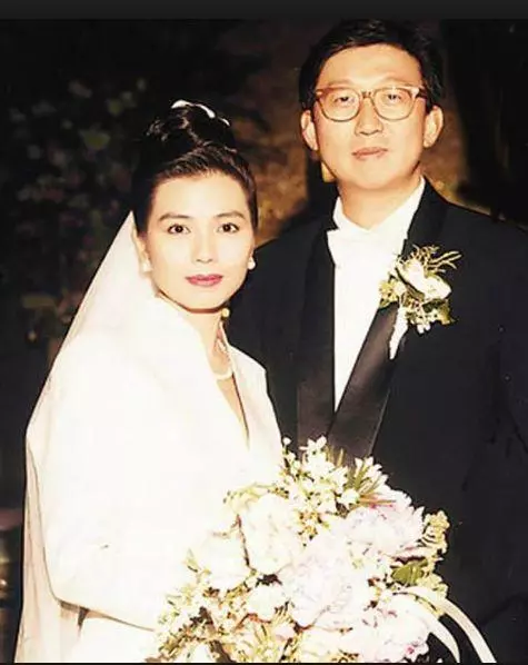 年近五十,最美港姐李嘉欣因為胖上熱搜,網友直呼:「胖得漂亮!」:無論胖與瘦,都是每個階段應有的模樣