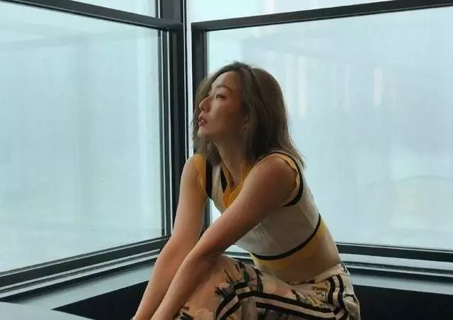年近五十,最美港姐李嘉欣因為胖上熱搜,網友直呼:「胖得漂亮!」:無論胖與瘦,都是每個階段應有的模樣