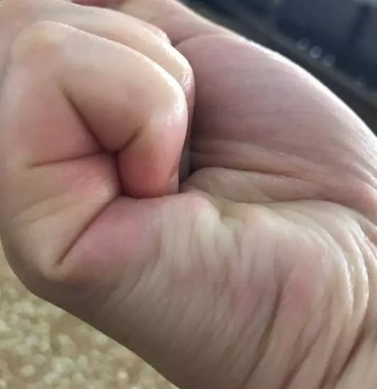 測試:伸出你的手,右手的側面有幾條線,看出你的婚姻和命運