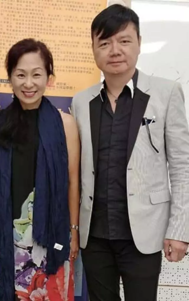 妻子子宮長了巨型腫瘤花光百萬積蓄,前TVB金牌藝人艾威寧轉行補鞋也不回巢,收入微薄仍助養28位兒童!
