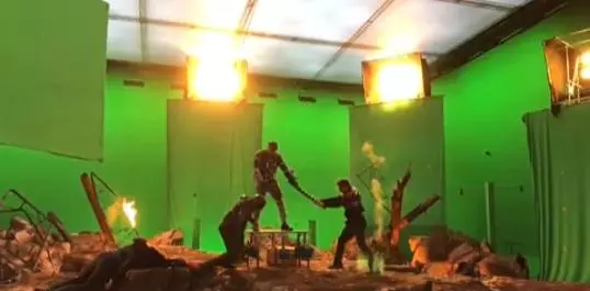 鋼鐵俠Po出另外一個結局!? 本來Captain America會被Thanos掐死!