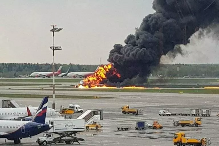 肥仔空難硬要拿行李導致41人死亡! 等了40分鐘...還大罵航空公司不退機票錢太冷酷!