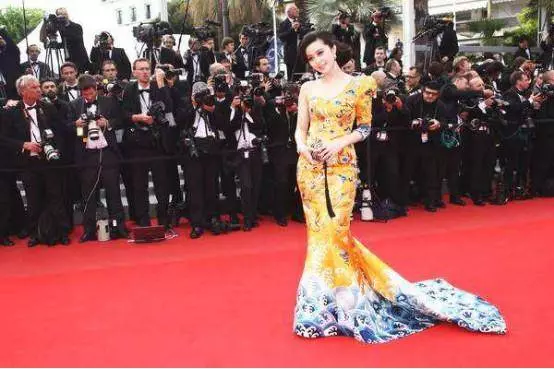 46歲「李冰冰」從不會說英文,到「漫威首位華人女英雄」:只要用心,就會成功