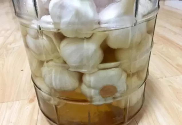 5斤大蒜,1瓶雪碧,教你一個想不到的做法,美味可口,越吃越上癮