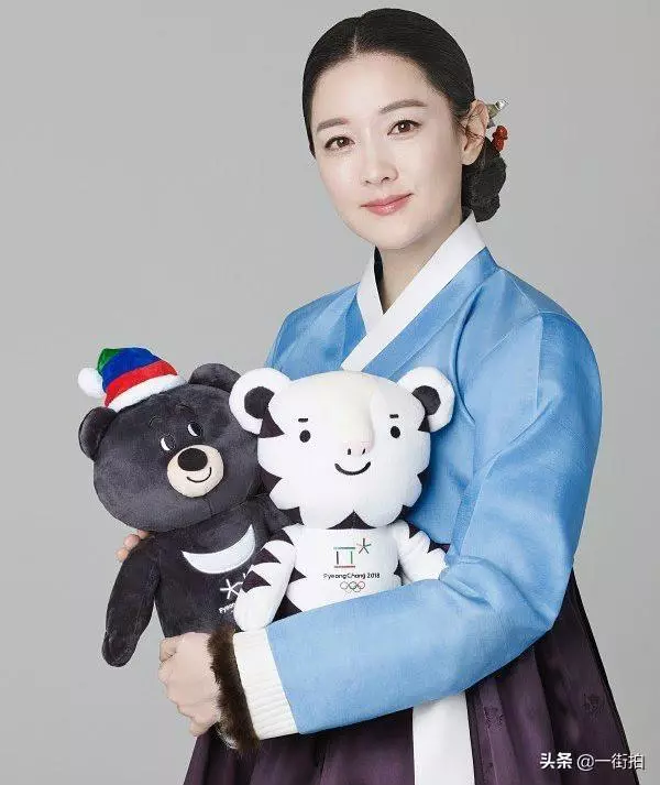 隱退15年,48歲李英愛高調回歸,網友:貨真價實「國寶美人」!