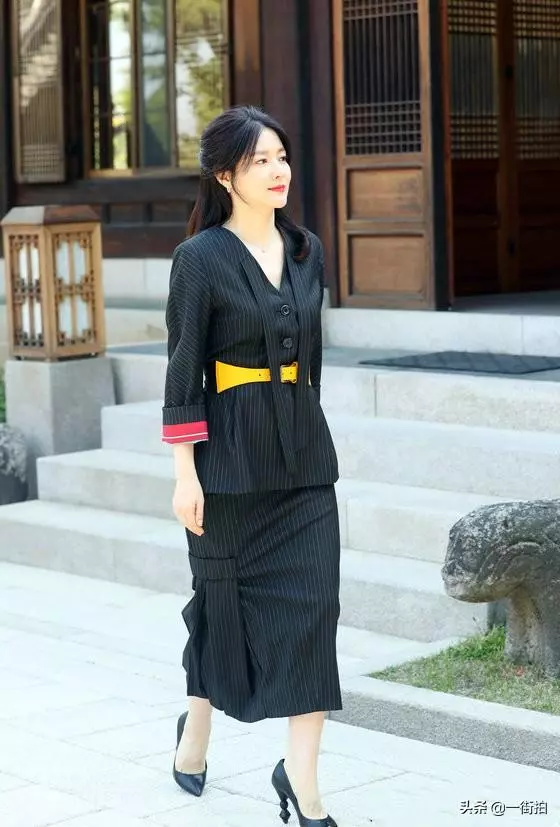 隱退15年,48歲李英愛高調回歸,網友:貨真價實「國寶美人」!