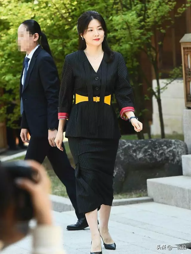 隱退15年,48歲李英愛高調回歸,網友:貨真價實「國寶美人」!