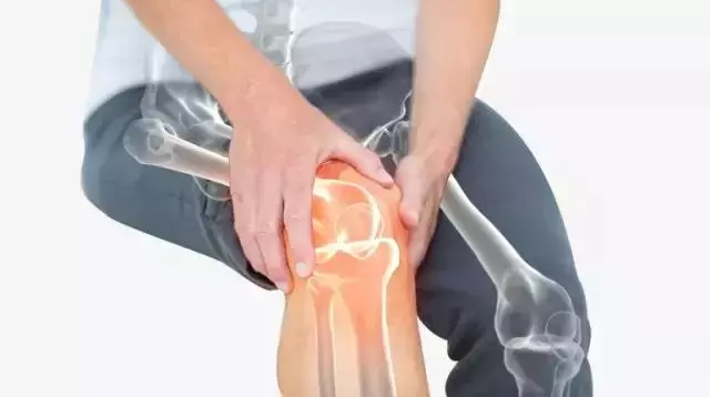 一套簡易「暖膝操」,膝關節更健康,健步如飛不是夢,值得收藏!