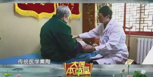 一套簡易「暖膝操」,膝關節更健康,健步如飛不是夢,值得收藏!