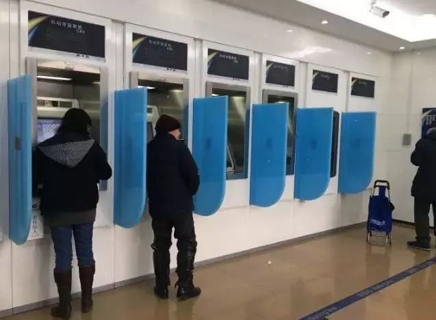 銀行卡被吞別著急,一個步驟,銀行卡自動取出,要是早知道就好了