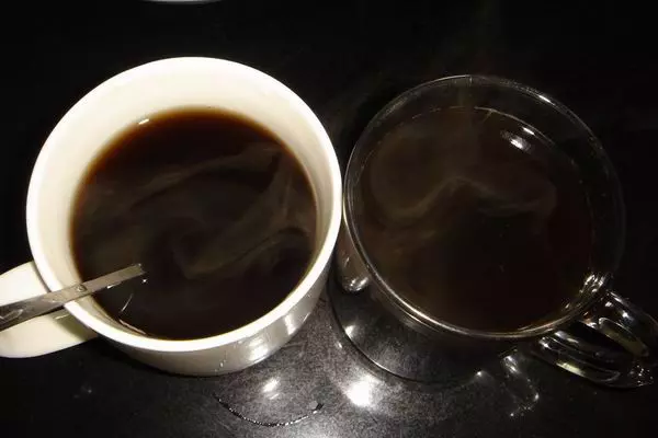阿嬤教的黑豆秘方,瘦身、降血糖、防脫髮,三合一功效都在這一杯,連皮膚都白嫩了許多