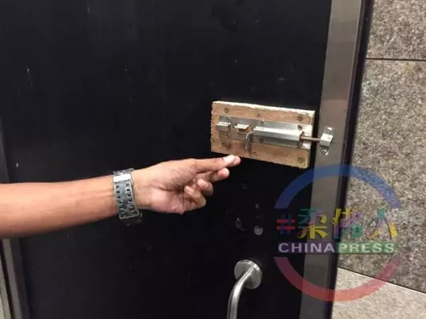 【新山】 我們一起坐馬桶便便? 快餐店廁所設計讓人羞羞! !