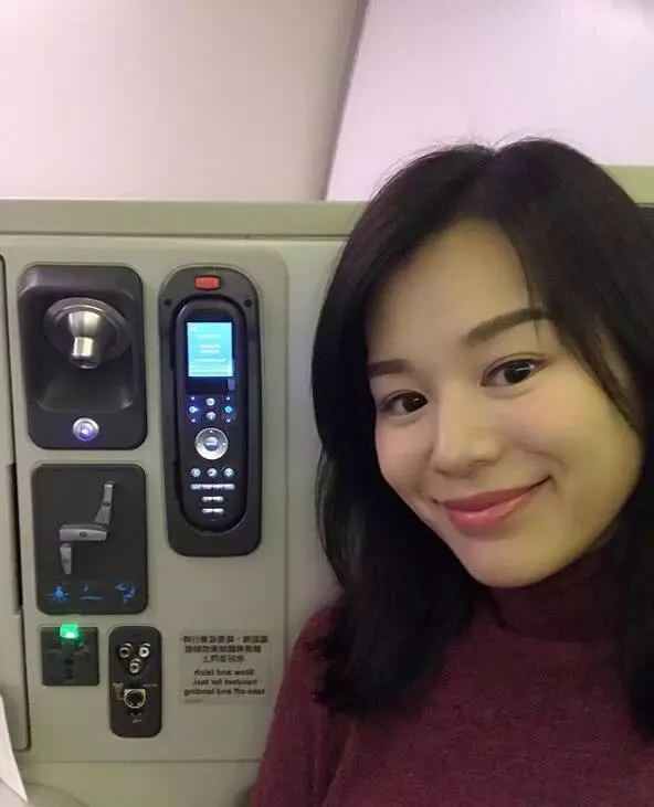 胡杏兒帶愛子聚餐,李奕霆寶寶圓嘟嘟臉很可愛,長得越來越像爸爸