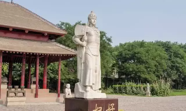 中國第一位女將軍的墓被開啟,墓中驚現此物,讓人無法接受!