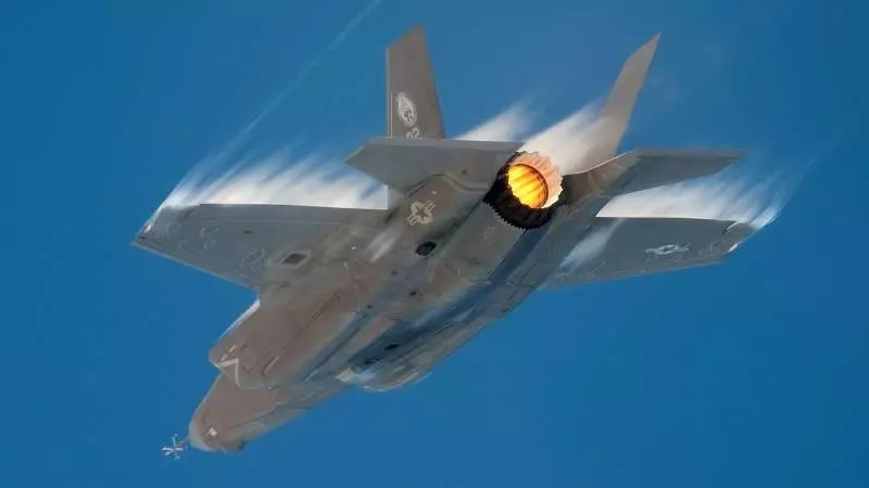 墜毀的F-35A戰機被打撈出來了,美國開始抱怨:有一國家趁火打劫