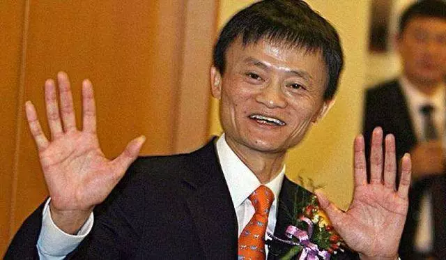你是「M型手相」嗎?快看你的手!測出你的好命財運!