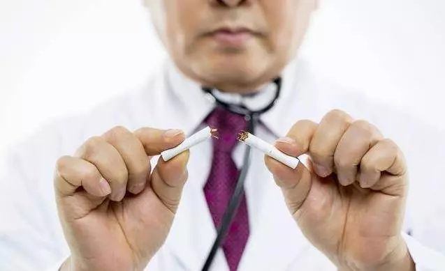 血液為什麼粘稠?與吃關係很大,醫生奉勸:這3類食物再喜歡也不要碰