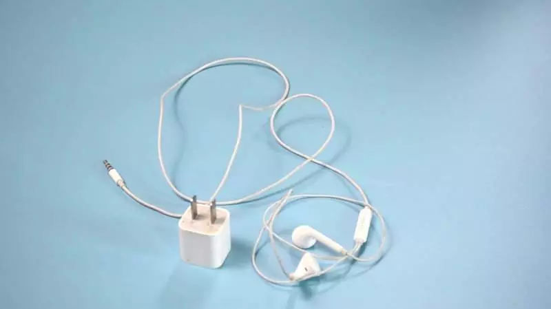 你家有閒置的手機充電頭嗎?這些用途太實用了,快回家找出來